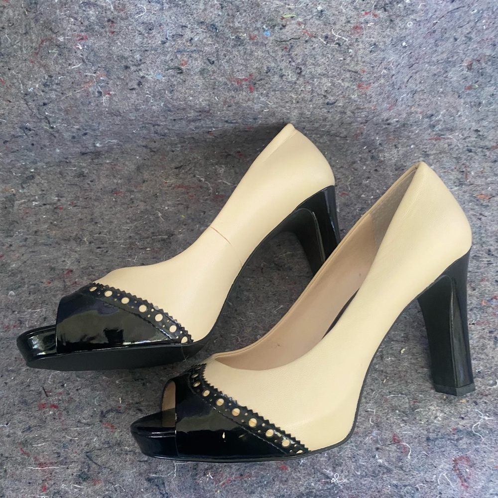 Franco Sarto Cream and Black Heels with Elegant Design - Picture 3 of 4